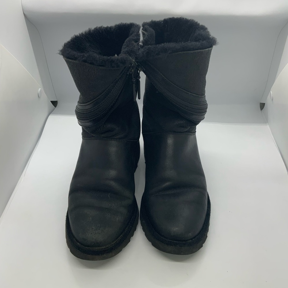 UGG Australia 2017 Alba Shearling-Lined Ankle Boots - Black Boots - Picture 12 of 13